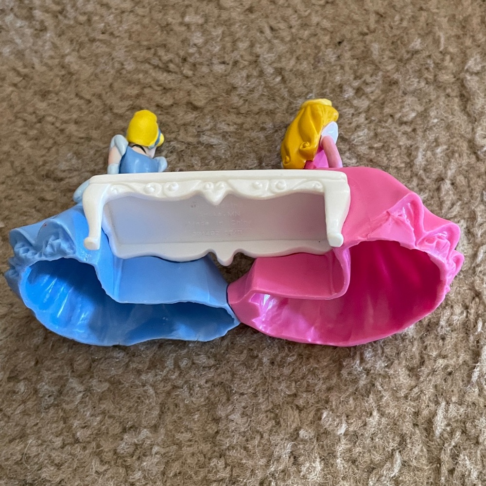 Disney Princess Figurine Set - Aurora and Cinderella - Picture 5 of 8